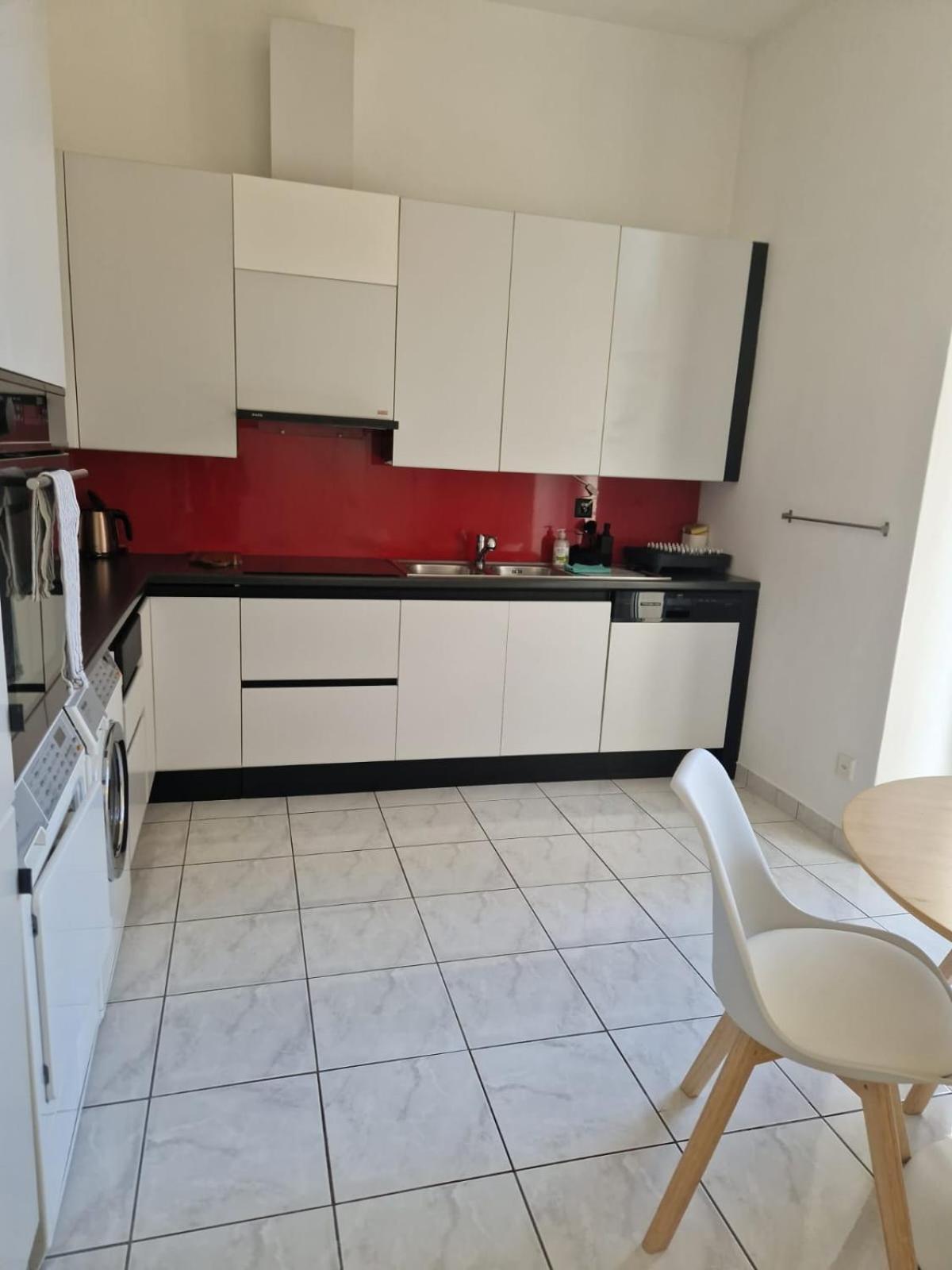 Magnolia - High Standing Floor Apartment